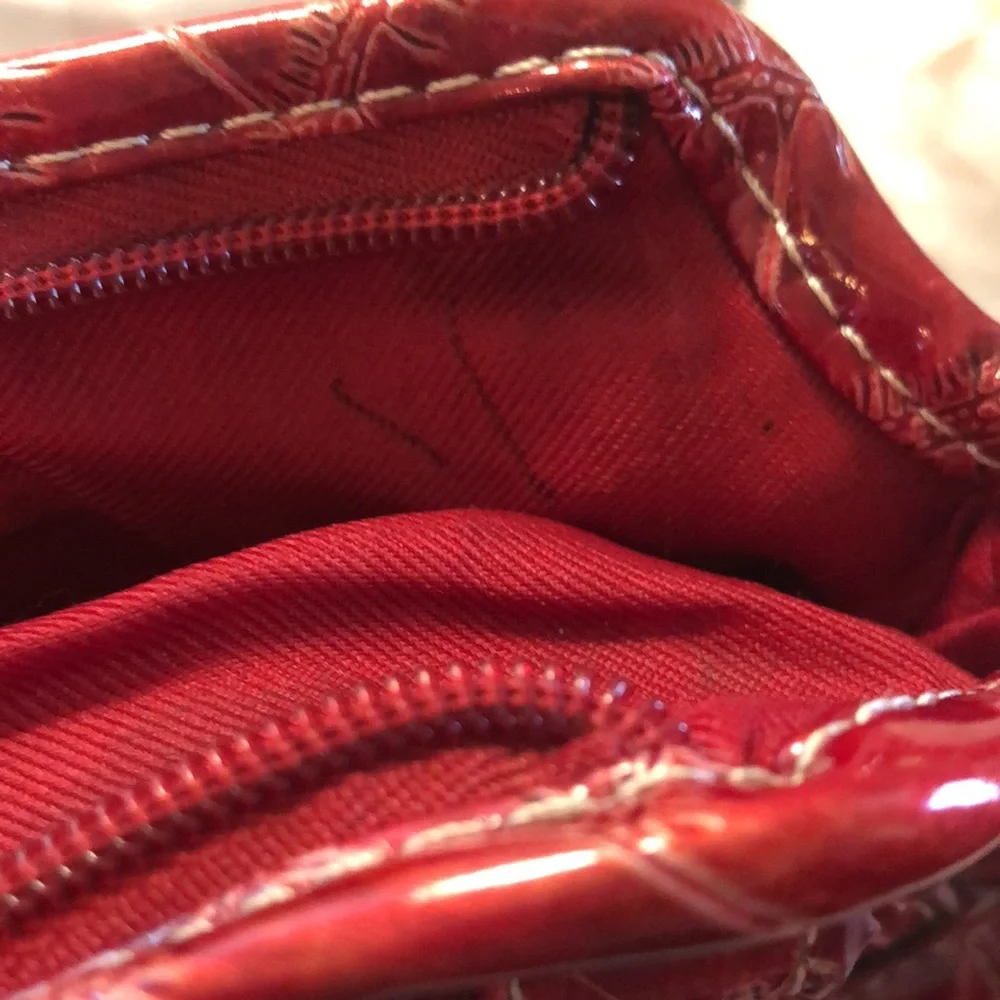 Vintage Sag Harbor Faux Croc Patent Leather Bag Red 13.5x4” - 8.5” drop